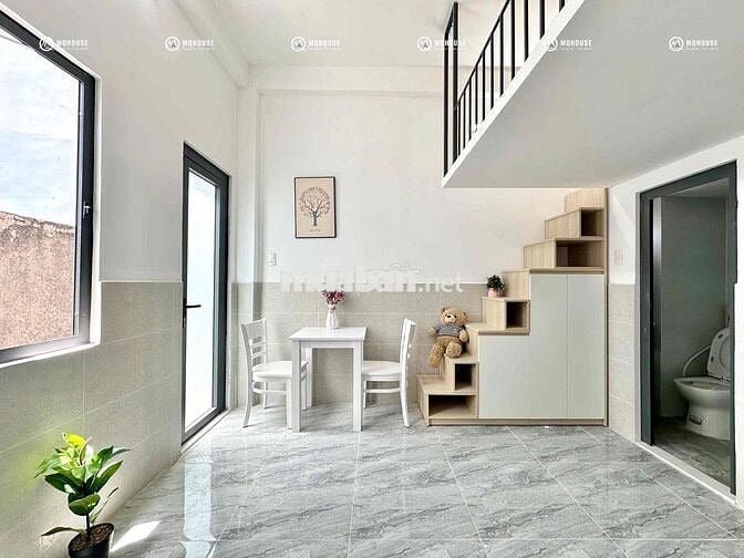 Duplex ban công, full nội thất ngay Kênh Tân Hoá, nhà mới gần VHU