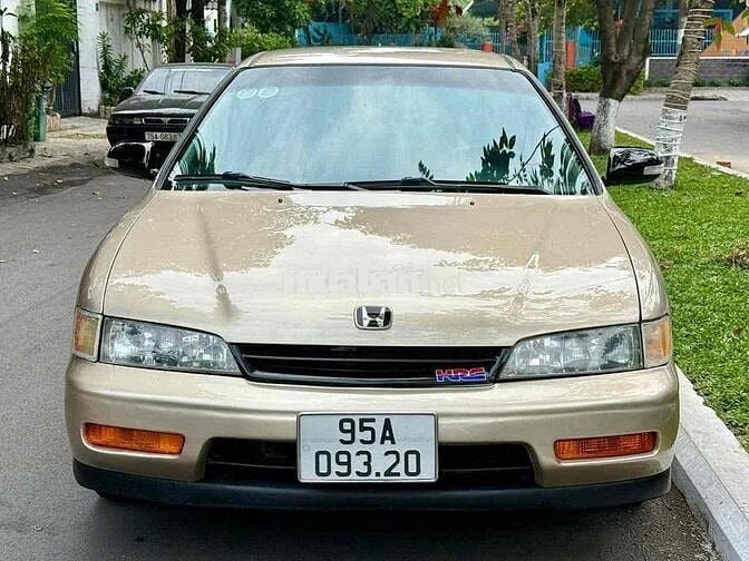 Honda Accord 1995 2.0 MT - 88888 km