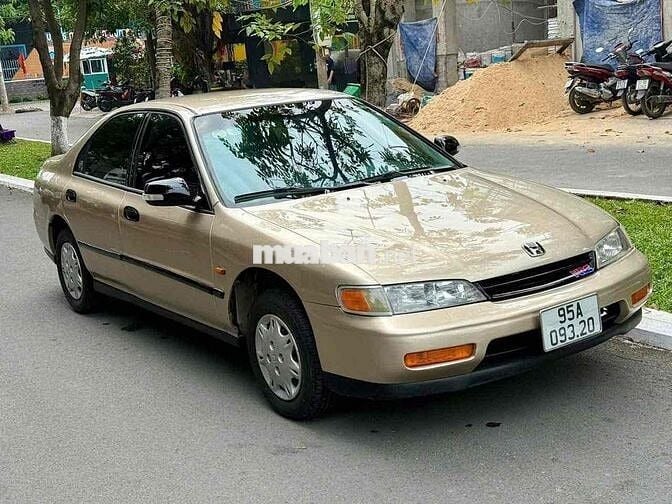 Honda Accord 1995 2.0 MT - 88888 km