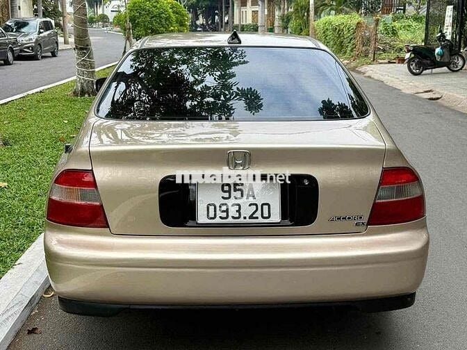 Honda Accord 1995 2.0 MT - 88888 km