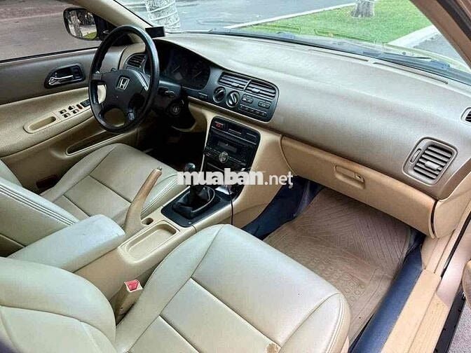 Honda Accord 1995 2.0 MT - 88888 km