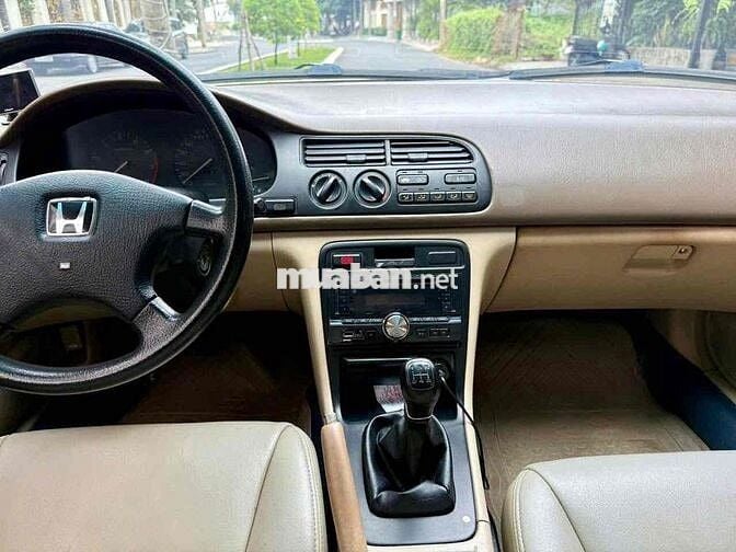 Honda Accord 1995 2.0 MT - 88888 km