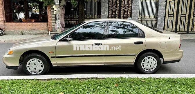 Honda Accord 1995 2.0 MT - 88888 km