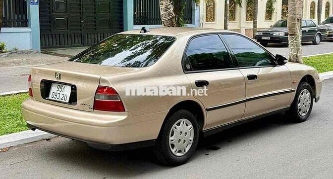 Honda Accord 1995 2.0 MT - 88888 km