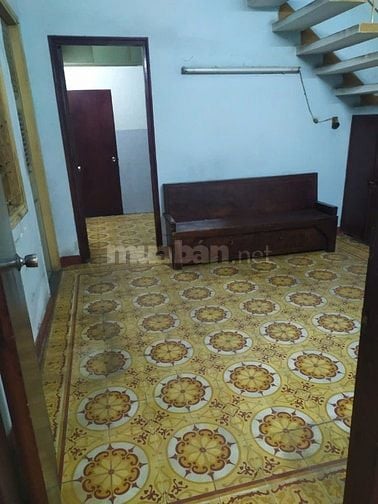 Nhà riêng - Dt 5.5x18m - có thiết kế 6PN + 4WC, nằm ở vị trí thuận lợi