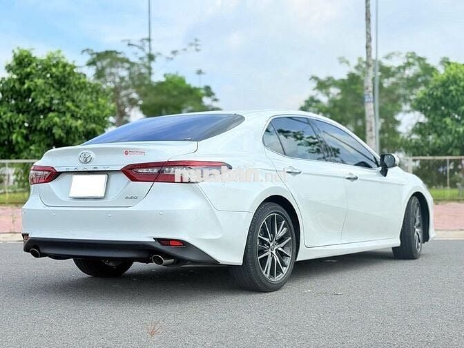 Toyota Camry 2024 2.5Q - 50,000 km siêu cọp.