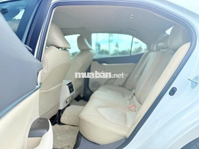 Toyota Camry 2024 2.5Q - 50,000 km siêu cọp.