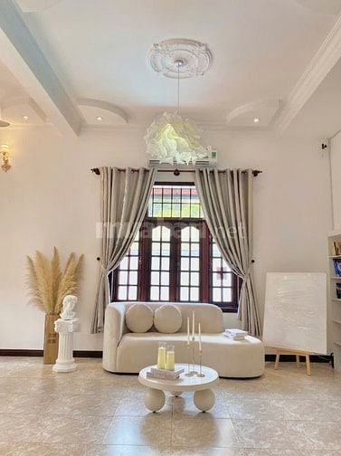 Cho thuê biệt thự Nguyễn Ư Dĩ P.Thảo Điền Q.2 CÓ HỒ BƠI_ DT: 20mx34m