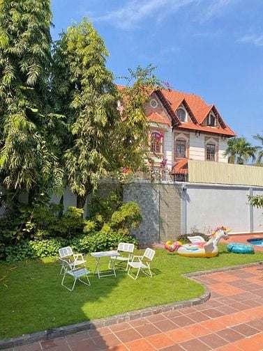 Cho thuê biệt thự Nguyễn Ư Dĩ P.Thảo Điền Q.2 CÓ HỒ BƠI_ DT: 20mx34m