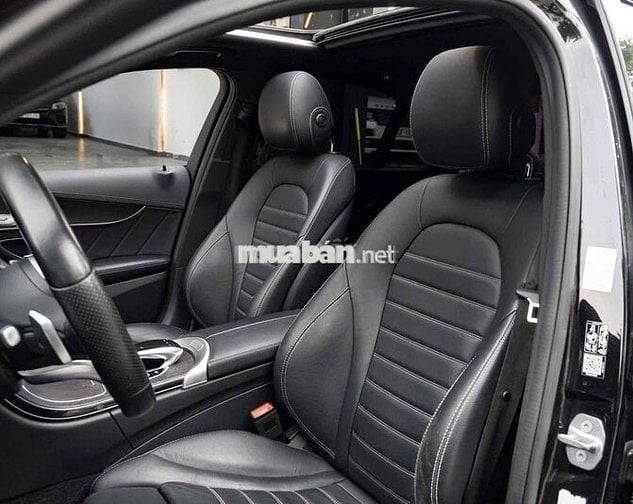 LONG ANH AUTO về Mercedes C300 AMG model 2019