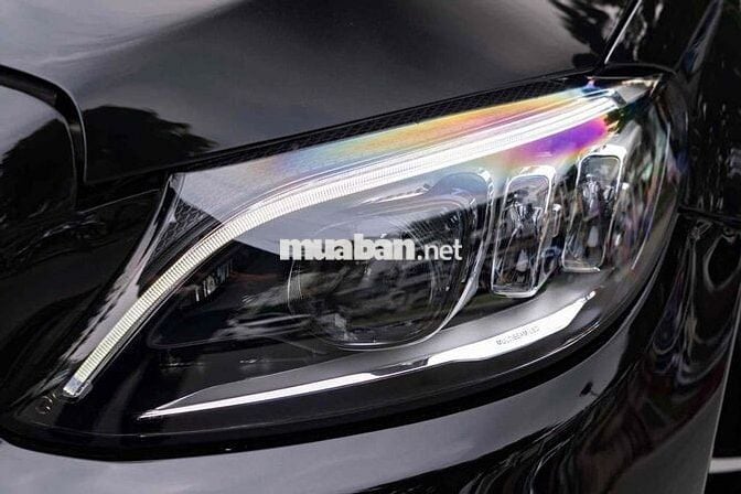 LONG ANH AUTO về Mercedes C300 AMG model 2019