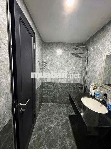 Chính chủ cho thuê căn hộ 1PN full nội thất mặt tiền đường Ngô Quyền