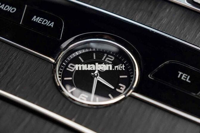 LONG ANH AUTO về Mercedes C300 AMG model 2019