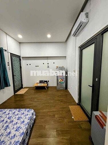 Chính chủ cho thuê căn hộ 1PN full nội thất mặt tiền đường Ngô Quyền