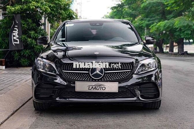 LONG ANH AUTO về Mercedes C300 AMG model 2019