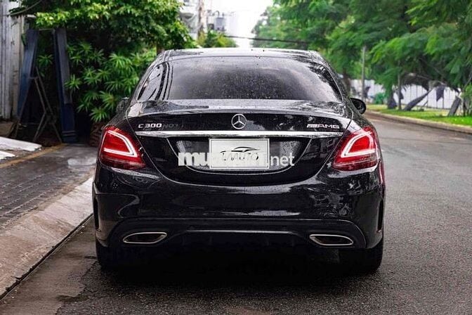 LONG ANH AUTO về Mercedes C300 AMG model 2019