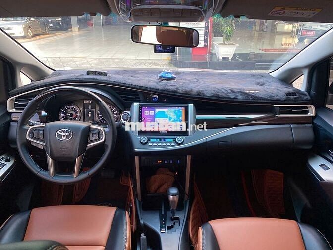 Innova 2.0G AT 2023 -8 Chỗ - Tự động, lướt 9.706km