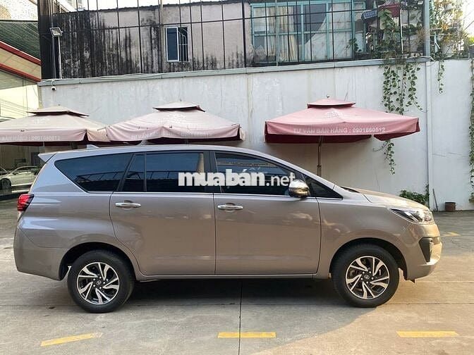Innova 2.0G AT 2023 -8 Chỗ - Tự động, lướt 9.706km