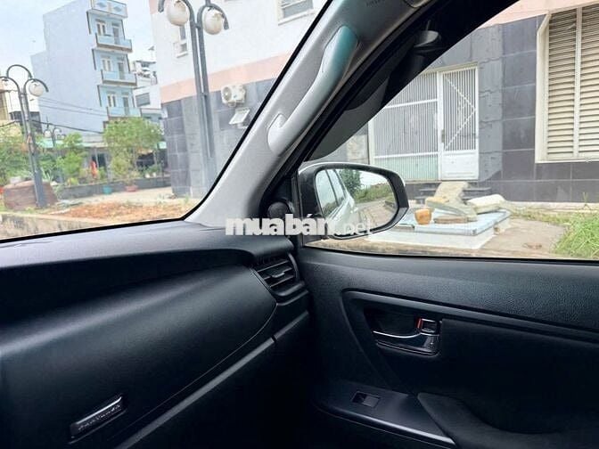 Toyota Fortuner 2022 2.4 4x2 MT - 78000 km