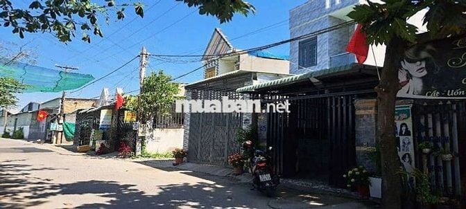 Giảm sốc 300t  bán gấp. Còn 1,99ty a/c phải rất nhanh mới kịp quá hời