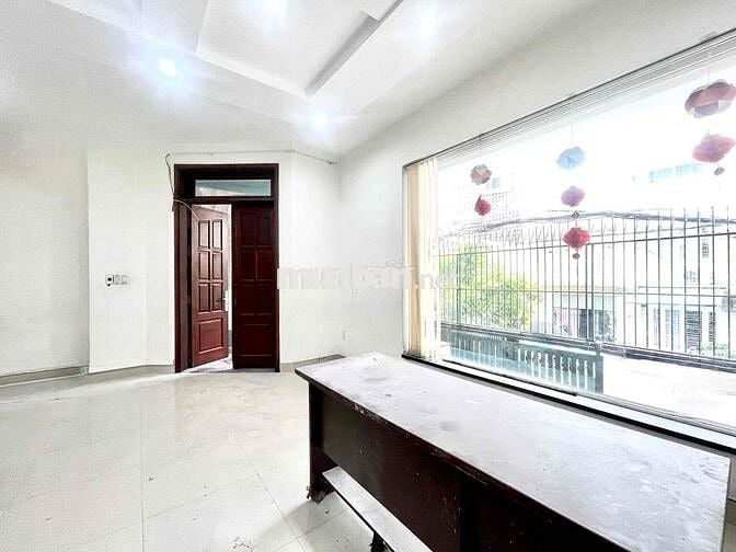 Mặt Bằng 120m2 ngay CMT8, CV Lê Thị Riêng Workshop, CF, VP, Spa ,shop