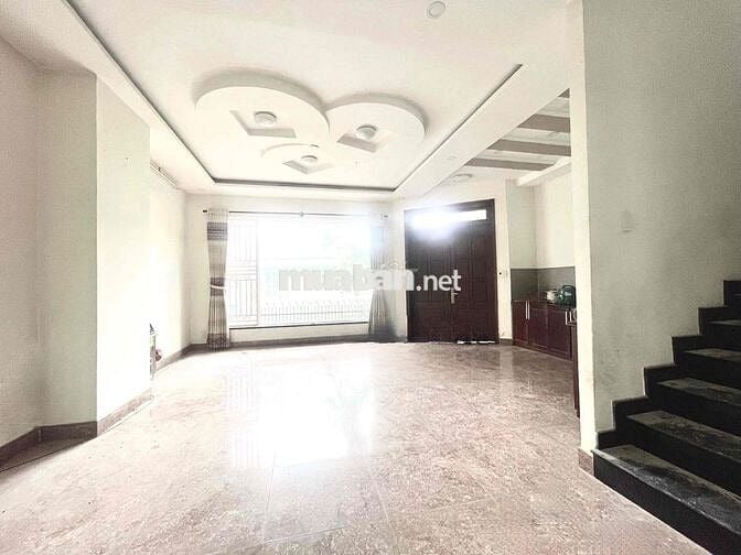 Mặt Bằng 120m2 ngay CMT8, CV Lê Thị Riêng Workshop, CF, VP, Spa ,shop