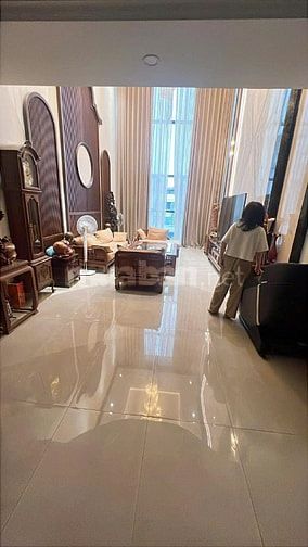 Cực đẹp, mặt phố Âu Cơ, view hồ Tây, 120m2 6 tầng 1 hầm, chỉ 43 tỷ