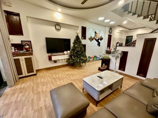 🏡 CHO THUÊ NHÀ GIÁP Q2 – FULL NỘI THẤT – HXH