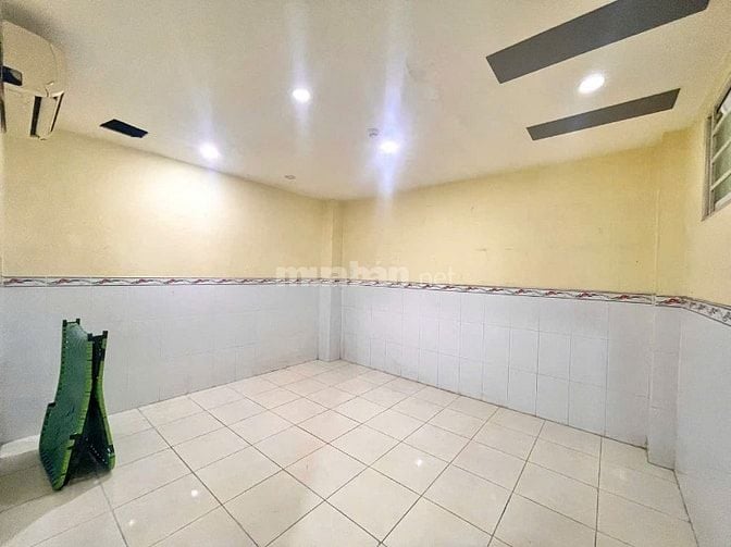 CHO THUÊ MẶT BẰNG KINH DOANH RỘNG 150M² – GẦN SÂN BAY- CÓ SÂN ĐỂ 