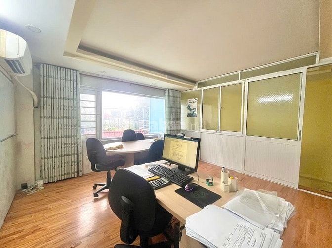 CHO THUÊ MẶT BẰNG KINH DOANH RỘNG 150M² – GẦN SÂN BAY- CÓ SÂN ĐỂ 