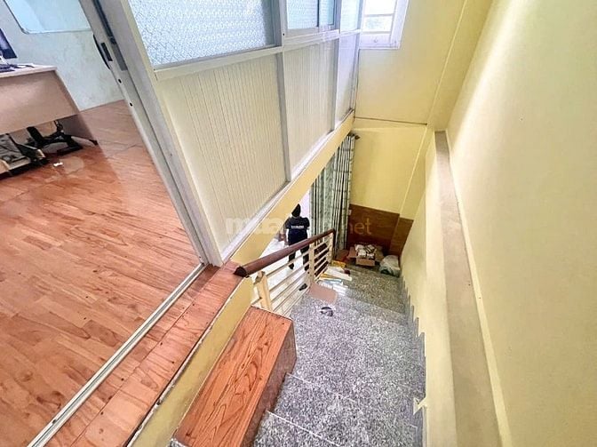 CHO THUÊ MẶT BẰNG KINH DOANH RỘNG 150M² – GẦN SÂN BAY- CÓ SÂN ĐỂ 