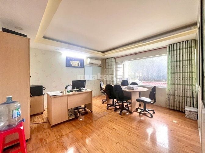 CHO THUÊ MẶT BẰNG KINH DOANH RỘNG 150M² – GẦN SÂN BAY- CÓ SÂN ĐỂ 