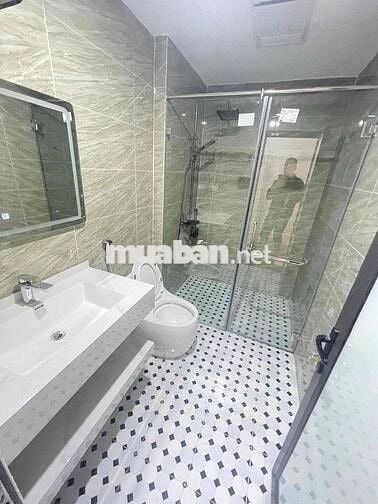 HOA HẬU KIM GIANG- MẶT NGÕ KINH DOANH -7 TẦNG THANG MÁY- Ô TÔ GẦN PH