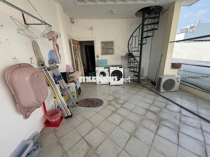 nhà 4m x 14m, đúc 2,5 tấm , đường Huỳnh văn nghệ,