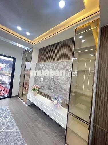 HOA HẬU KIM GIANG- MẶT NGÕ KINH DOANH -7 TẦNG THANG MÁY- Ô TÔ GẦN PH