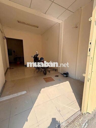 Bán nhà giá tốt vị trí ngay mặt tiền đường Tám Danh P4 Q8