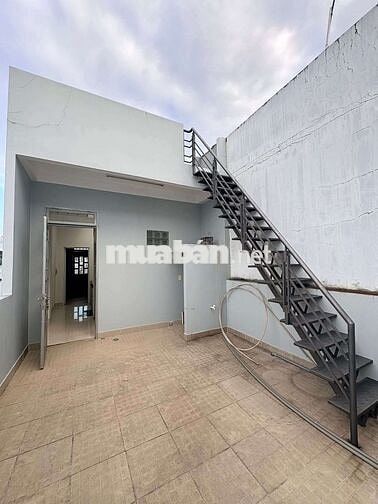 NHÀ HẺM XE HƠI KHU VỰC AN NINH DÂN CƯ ĐÔNG ĐÚC GẦN CHỢ. NHÀ 3MÁY LẠNH