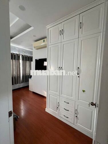 Căn hộ sát Quận 5 , 125m2 ,  3PN , nội thất đẹp lung linh , giá rẻ