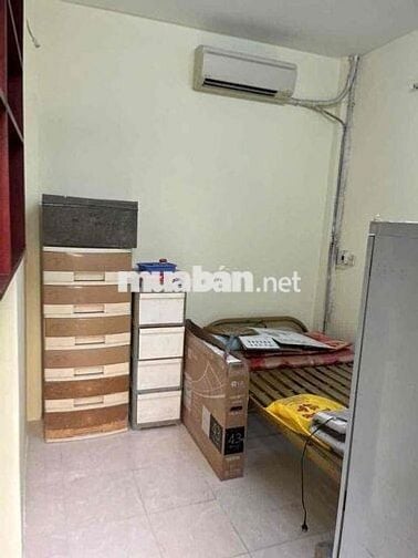 cho thuê nhà Đ.Trần Hưng Đạo Q1. 3pn 2wc nhà sạch đẹp.