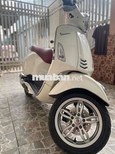cần bán 1 xe vespa, sx năm 2018, 32,5 trieu