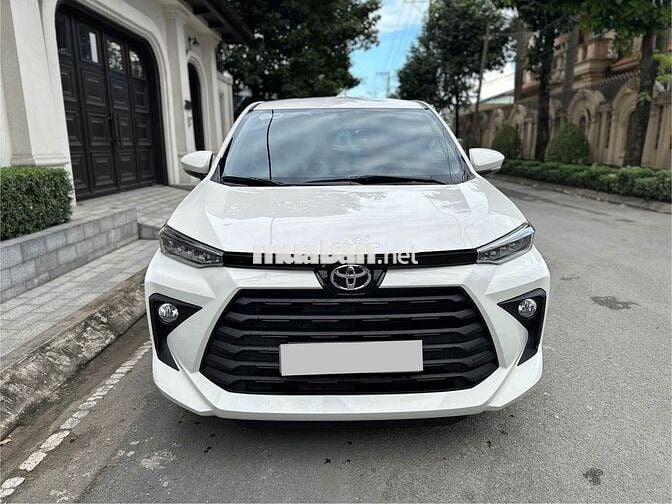 Toyota Avanza 1.5AT 2025 chưa lăn bánh, mới xé tem