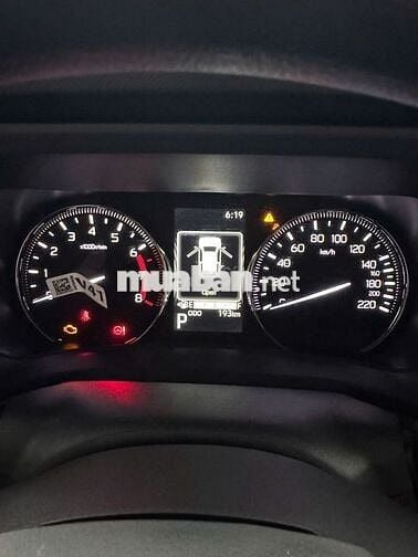 Toyota Avanza 1.5AT 2025 chưa lăn bánh, mới xé tem