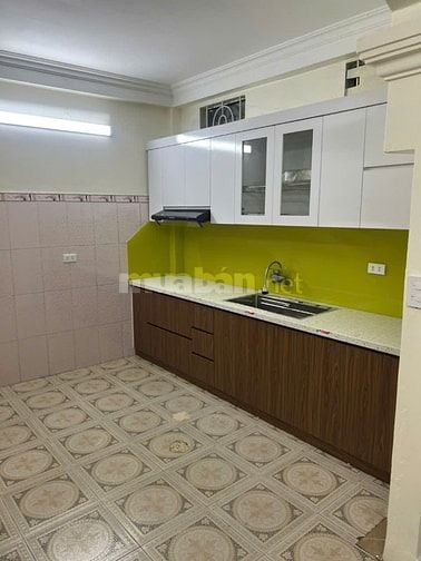Cơ hội đầu tư sinh lời,nhà Xuân thủy Cầu Giấy32 m2 x4 tầng kinh doanh