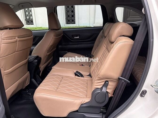 Toyota Avanza 1.5AT 2025 chưa lăn bánh, mới xé tem