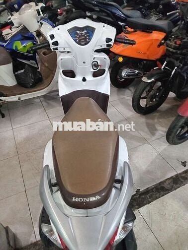 Honda Vision Trắng