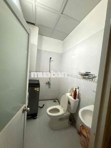 Cần cho thuê nhà mt nội bộ kinh doanh 4x14m 2 lầu 3pn 3wc giá 12tr