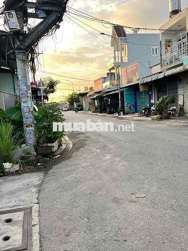 BÌNH TÂN -BHH-NHÀ MỚI 3TẦNG -HXH -55M2-GIÁ CHỈ 6T.Ỷ5