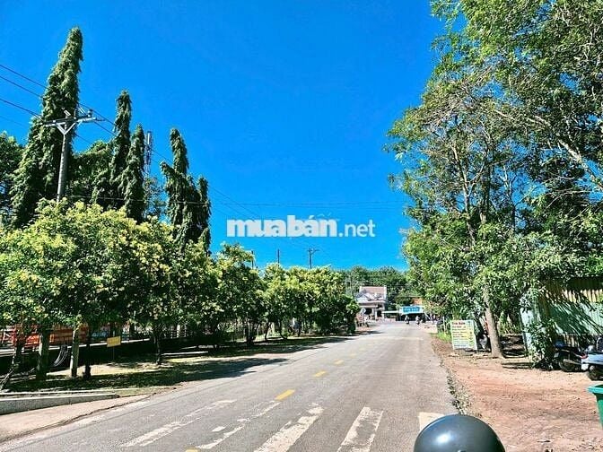 BÁN ĐẤT XÂY TRỌ 420m2 (100m2 TC) ĐỐI DIỆN THPT NGUYỄN HUỆ, GIÁ 830TR