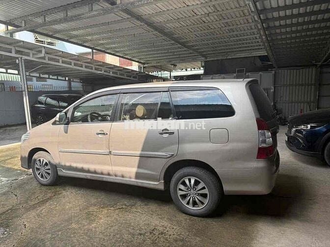 Toyota Innova 2015 2.0 E 78.000km