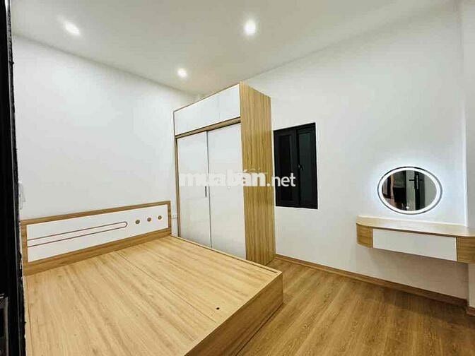 TRUNG TÂM THANH XUÂN - 3 THOÁNG - 6 TẦNG- 8 PHÒNG NGỦ - VÀI BƯỚC RA PH